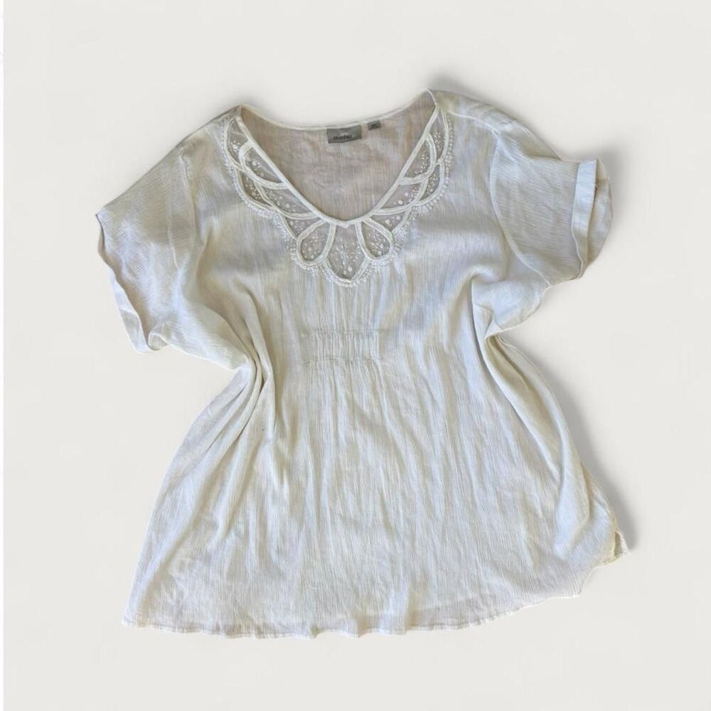 Avenue Women's White and Cream Cover-ups